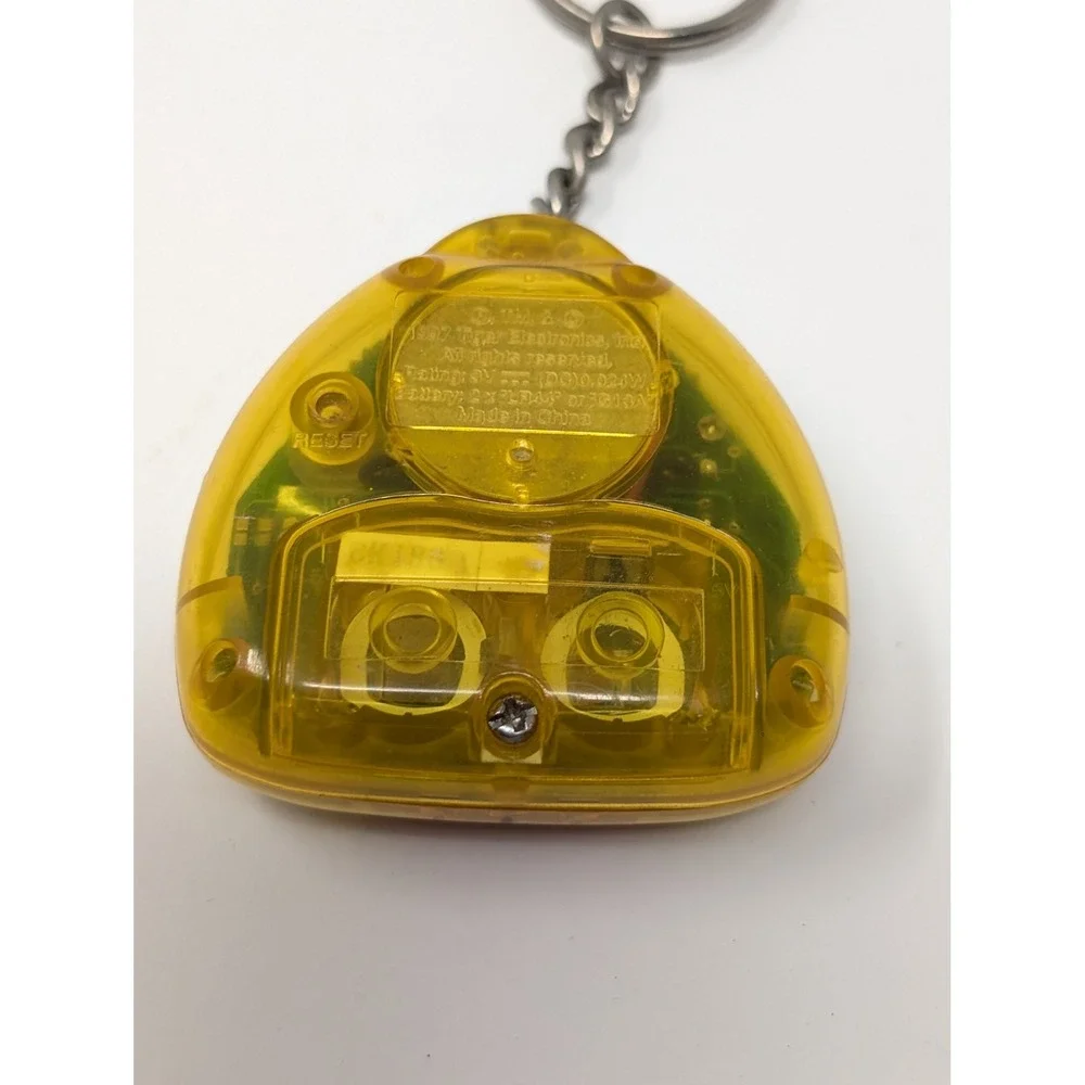 Tiger Electronics Giga Pets Compu Kitty 1997 Virtual Pet Keychain FOR PARTS